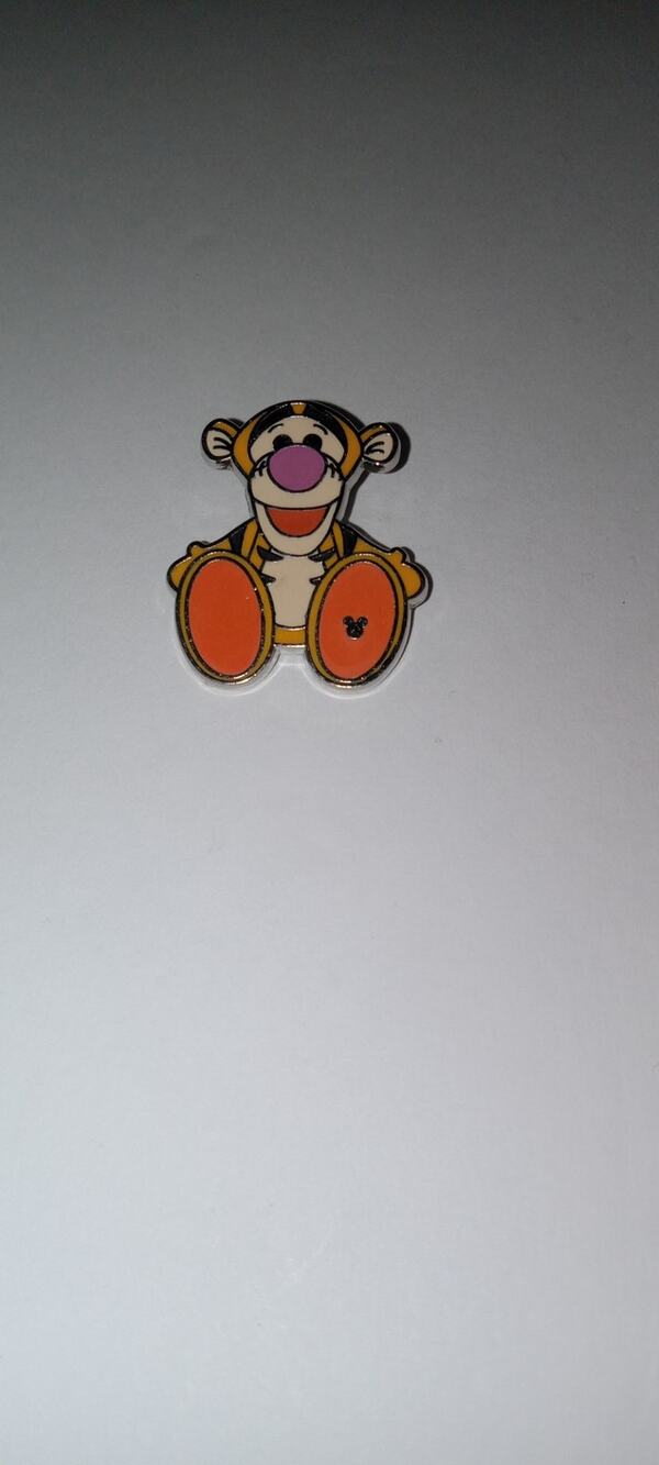Disney pin Tigger (pooh)